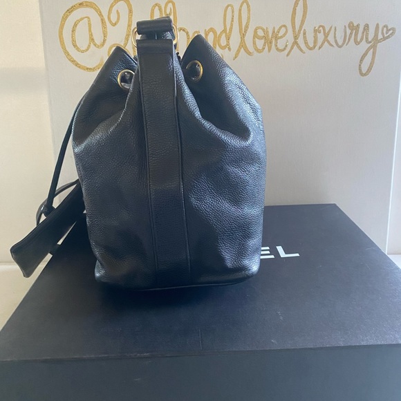 Authentic CHANEL CAVIAR BLACK BUCKET DRAWSTRING BAG WITH POUCH & DUST BAG - Picture 5 of 7